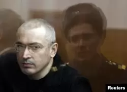 Михаил Ходорковский в московском суде, апрель 2010 года.