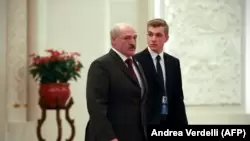 Президент Беларуси Александр Лукашенко с сыном Николаем во время визита в Китай. Пекин, 25 апреля 2019 года.