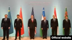 Министры иностранных дел стран Центральной Азии и государственный секретарь США Майк Помпео на встрече в Ташкенте. 3 февраля 2020 года.