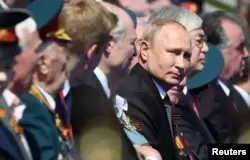 Президент России Владимир Путин во время парада Победы в Москве, 24 июня 2020 года.