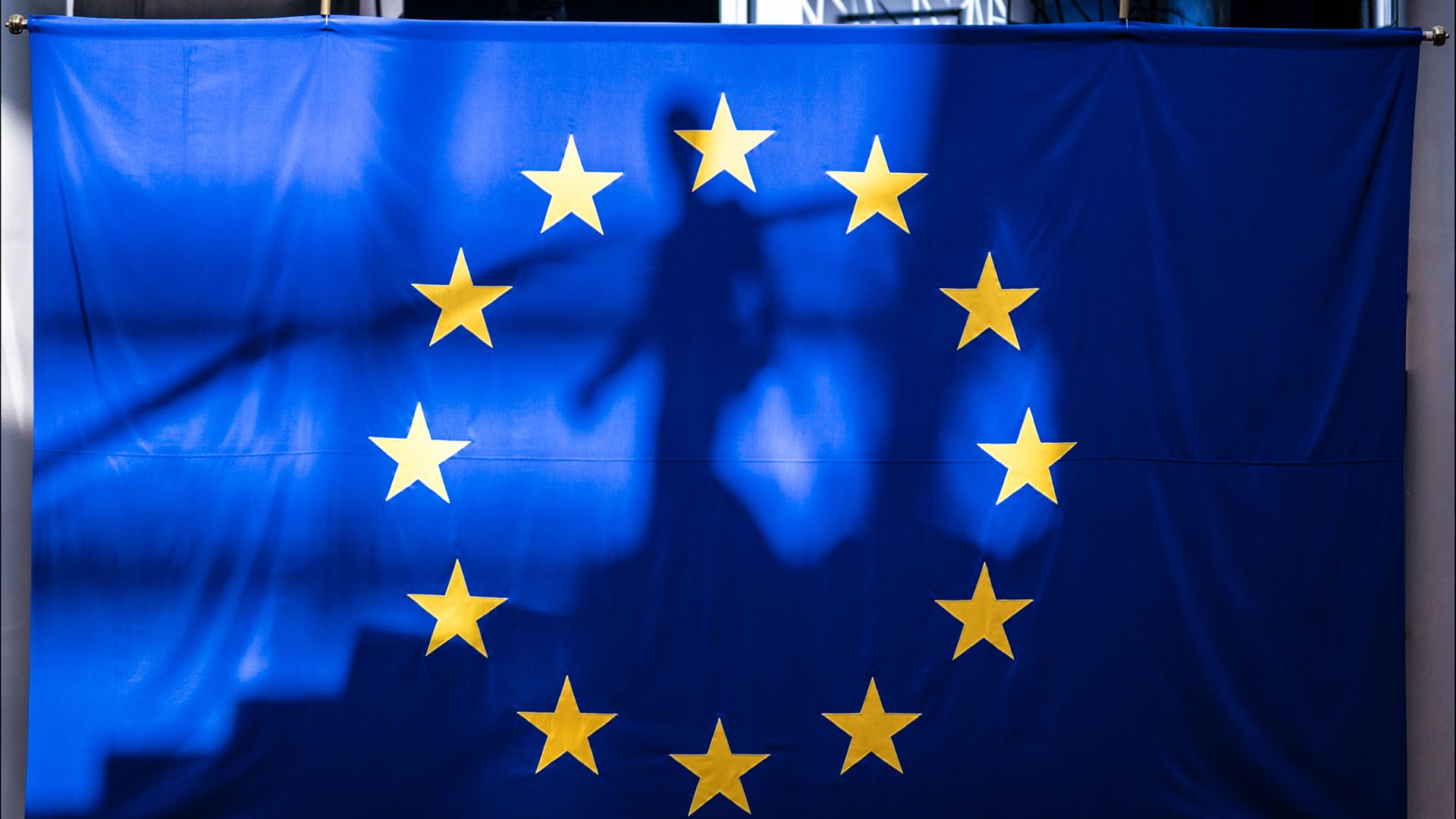 План действий ЕС по "грязным деньгам" встречает сопротивление и критику