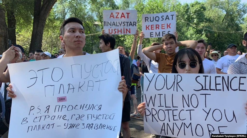 Призывные пункты, аресты, угрозы. Что стоит на пути волны протестных настроений в Казахстане