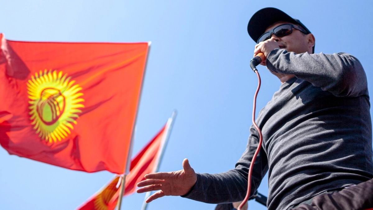 Азия: год октябрьским протестам в Кыргызстане