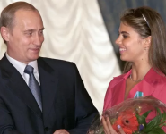 WSJ рассказал о Путине, Кабаевой и троих детях. Что нужно знать об этой публикации